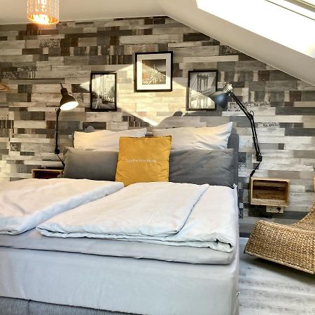 Living At Saarpartments - Adultsonly - Business & Holiday Homes With Kitchen For Long- And Short Term Stay, 3 Min To St Johanner Markt And Points Of Interest ザールブリュッケン エクステリア 写真
